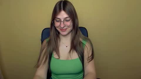 Luna online show from November 18, 2025, 11:14 am