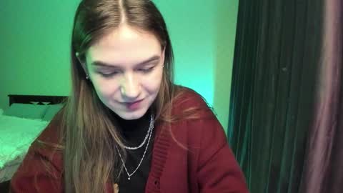 Luna online show from November 24, 2025, 8:08 pm