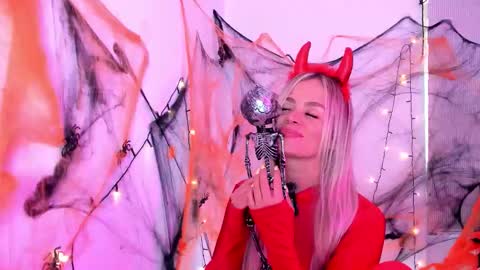 Snapshot of luna_marquez_ chatting on October 26, 2025, 10:04 pm Luna Marquez online show from October 26, 2025, 10:04 pm