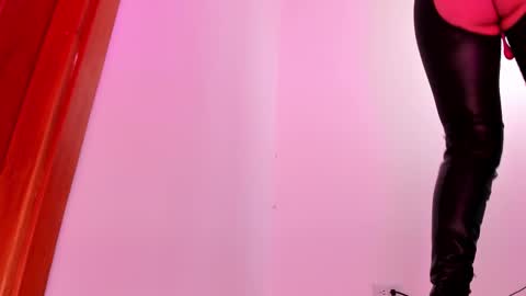 Snapshot of luna_marquez_ chatting on October 31, 2025, 11:55 am Luna Marquez online show from October 31, 2025, 11:55 am