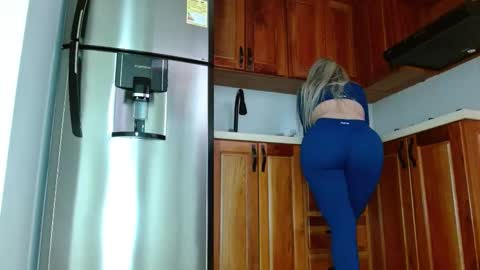 Snapshot of luna_marquez_ chatting on January 19, 2026, 12:09 pm Luna Marquez online show from January 19, 2026, 12:09 pm