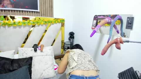 luna_naughty1 online show from June 2, 2026, 6:43 pm