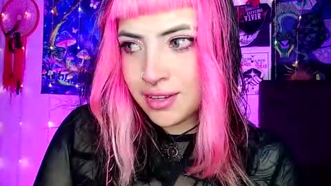 MISS LUNA  online show from March 6, 2025, 12:21 am