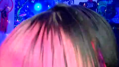 MISS LUNA  online show from March 6, 2025, 7:32 pm