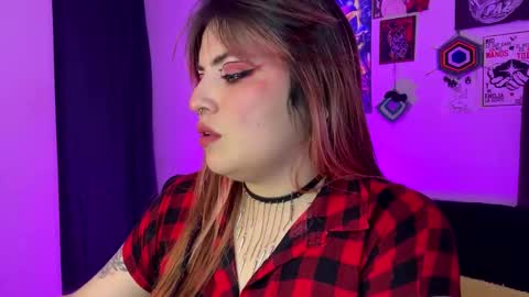 Snapshot of luna_rayy chatting on October 12, 2025, 5:39 am luna_rayy online show from October 12, 2025, 5:39 am
