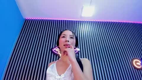 Snapshot of luna_roose1 chatting on May 13, 2026, 8:06 pm Luna Rosse online show from May 13, 2026, 8:06 pm