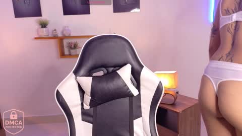 Snapshot of luna_sofia_1110 chatting on November 27, 2025, 12:56 am SOFI online show from November 27, 2025, 12:56 am