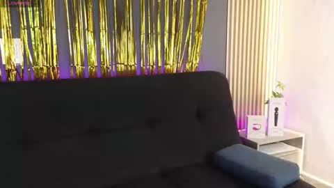 luna_sophya online show from September 25, 2025, 12:09 pm