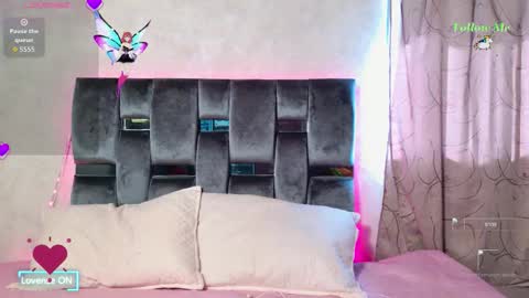 luna_sophya online show from October 19, 2025, 7:36 pm