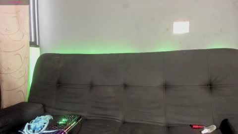 luna_sophya online show from November 29, 2025, 12:41 pm