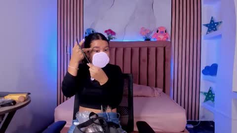 Luna  online show from November 12, 2025, 12:05 pm