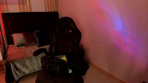 Luna online show from May 21, 2026, 7:32 pm