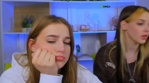 Luna online show from September 13, 2025, 7:13 pm