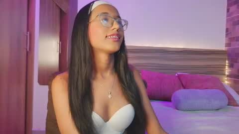 luna_valen online show from July 27, 2026, 8:38 pm