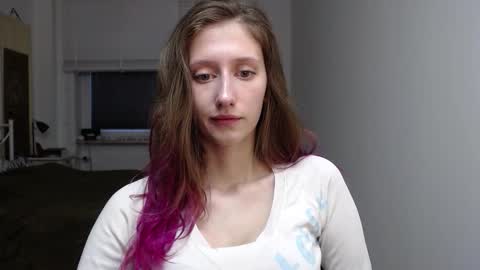 L U N A  online show from November 10, 2025, 6:34 am