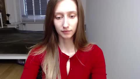 Snapshot of luna_xsensual chatting on April 23, 2026, 12:51 pm L U N A online show from April 23, 2026, 12:51 pm