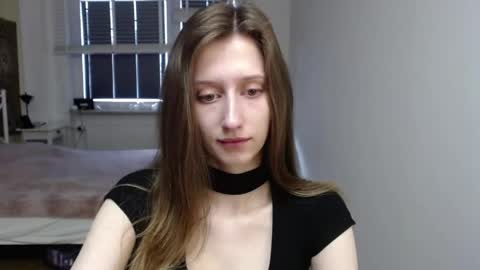 Snapshot of luna_xsensual chatting on April 29, 2026, 5:44 am L U N A online show from April 29, 2026, 5:44 am