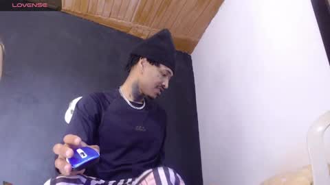 Snapshot of luna_y_anaconda chatting on May 19, 2026, 1:06 pm luna_y_anaconda online show from May 19, 2026, 1:06 pm
