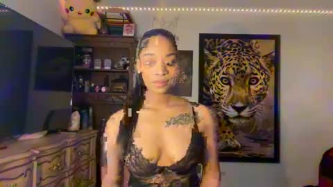 lunaa_11 online show from January 24, 2025, 3:11 am