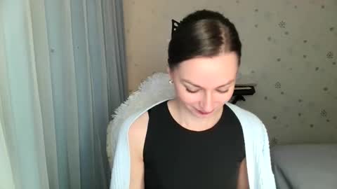 lunaa_bluee online show from November 5, 2025, 7:58 pm