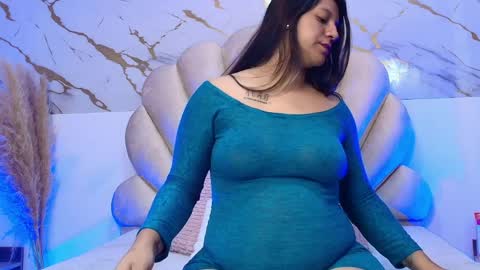 Snapshot of lunaa_rossee_ chatting on April 6, 2026, 12:17 pm Lunaa rossee online show from April 6, 2026, 12:17 pm