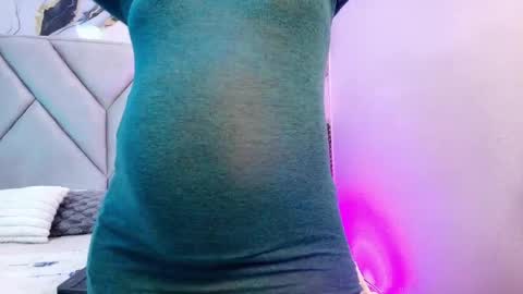 Snapshot of lunaa_rossee_ chatting on April 15, 2026, 7:32 pm Lunaa rossee online show from April 15, 2026, 7:32 pm