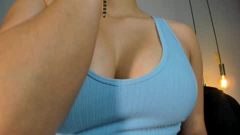 Luna Aspen online show from November 1, 2025, 4:09 pm