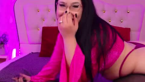 lunababe_ online show from May 11, 2026, 11:16 am