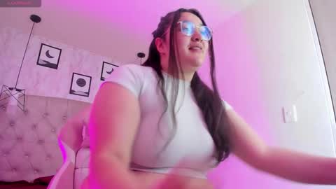 Snapshot of lunaberry_ chatting on March 22, 2026, 7:06 pm Luna online show from March 22, 2026, 7:06 pm