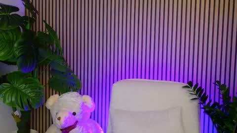 LunaBex online show from October 18, 2025, 11:33 am