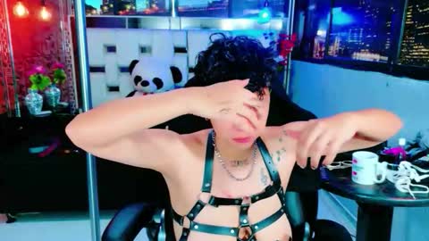 lunabustygirl online show from November 23, 2025, 3:23 pm