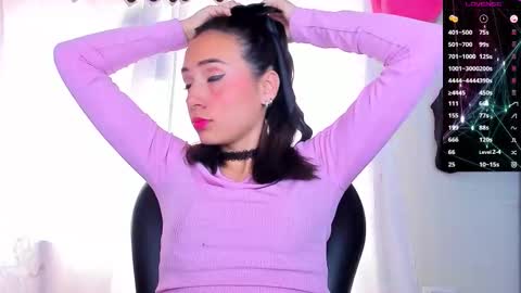 Luna online show from September 23, 2025, 6:33 pm