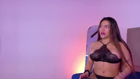 Snapshot of lunacruz_ chatting on July 15, 2026, 10:53 am lunacruz_ online show from July 15, 2026, 10:53 am