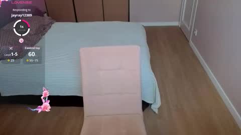 lunacurlys online show from February 20, 2026, 11:22 am