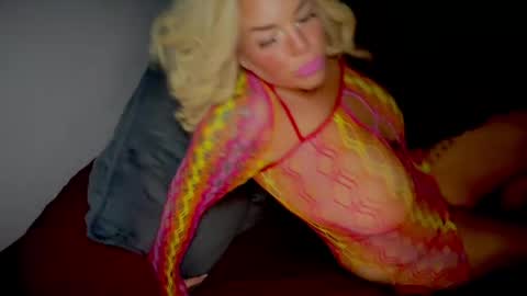 Snapshot of lunadaddysgirl chatting on April 12, 2026, 10:53 am Luna Daddys Girl online show from April 12, 2026, 10:53 am