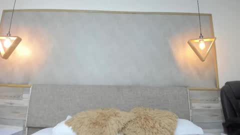 LUNA  online show from September 16, 2025, 1:12 pm