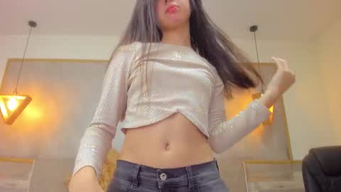 LUNA  online show from October 22, 2025, 4:40 pm