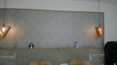 LUNA  online show from December 1, 2025, 1:16 pm