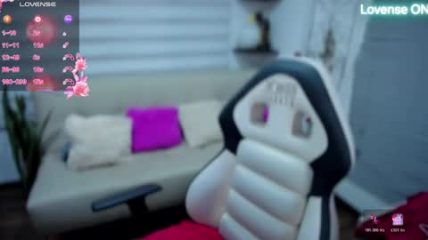 Luna online show from April 15, 2026, 1:45 am