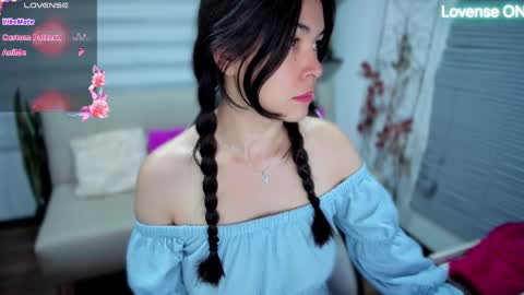 Luna online show from April 19, 2026, 3:28 am