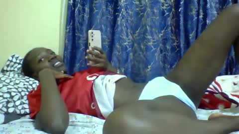 Snapshot of lunah_kitty chatting on April 9, 2026, 6:19 am lunah_kitty online show from April 9, 2026, 6:19 am