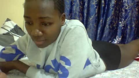Snapshot of lunah_kitty chatting on April 16, 2026, 6:09 pm lunah_kitty online show from April 16, 2026, 6:09 pm