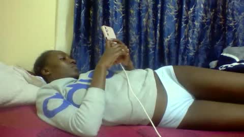 Snapshot of lunah_kitty chatting on April 18, 2026, 7:58 pm lunah_kitty online show from April 18, 2026, 7:58 pm