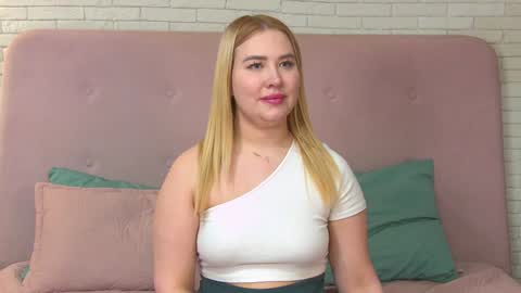 LunaHouston online show from February 7, 2025, 5:40 pm