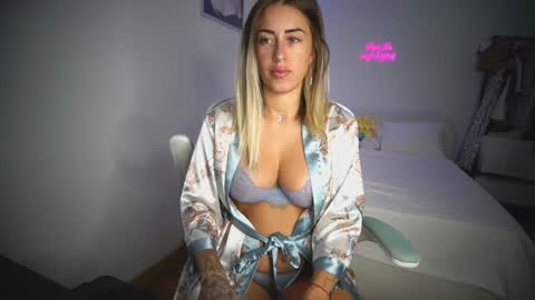 Snapshot of lunaink_ chatting on September 26, 2025, 8:51 am Laura online show from September 26, 2025, 8:51 am