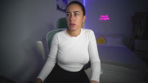 Laura online show from November 5, 2025, 11:32 am