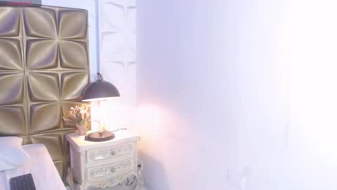 Luna  online show from March 5, 2026, 12:12 pm