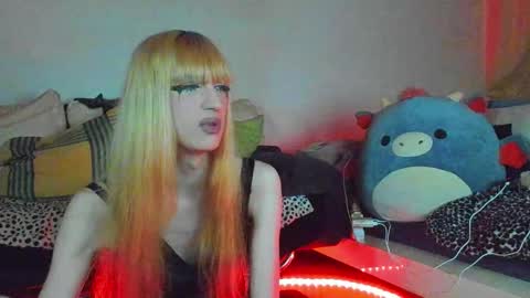 Snapshot of lunaleporem chatting on January 9, 2026, 12:35 am You can call me Luna 3 online show from January 9, 2026, 12:35 am