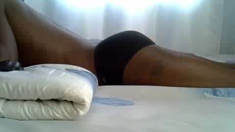 lunalove22_ online show from October 16, 2025, 7:09 am