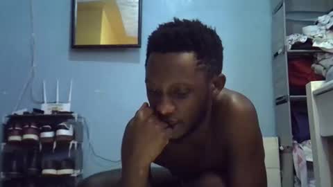 lunalove22_ online show from November 19, 2025, 3:12 pm